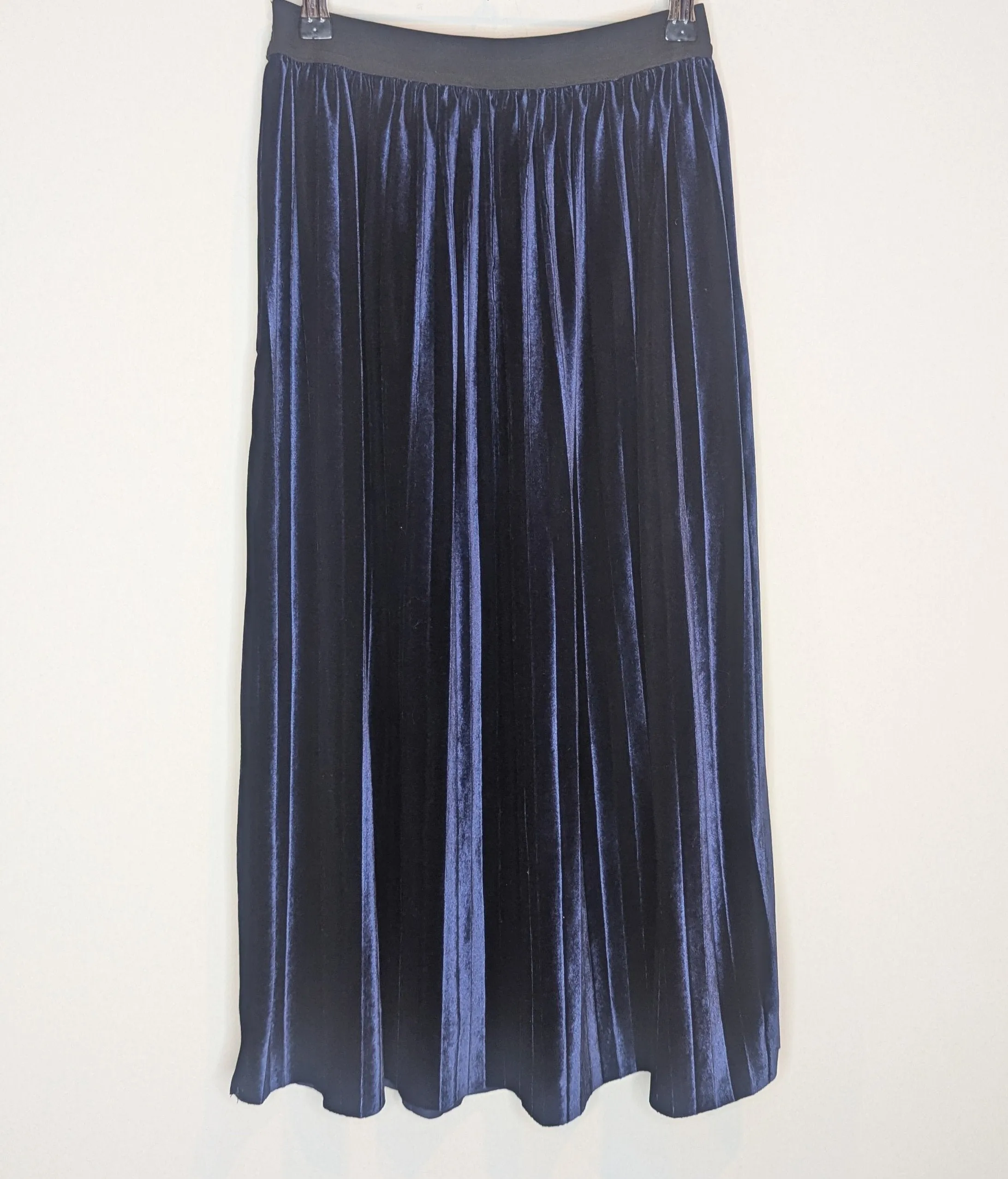 Hello Parry Blue Velvet Pleated Skirt