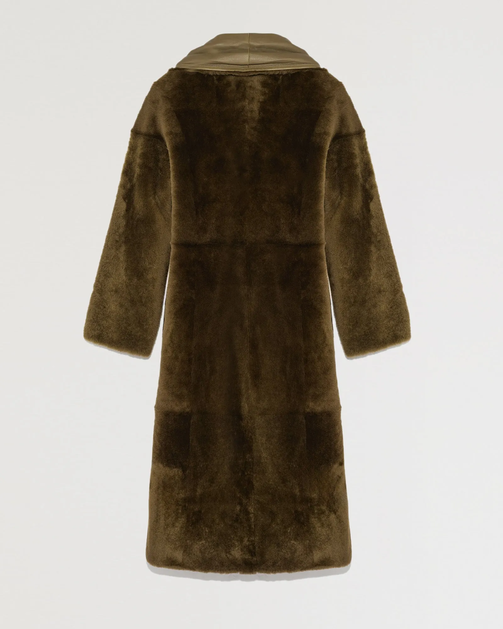 Long belted coat in shearling