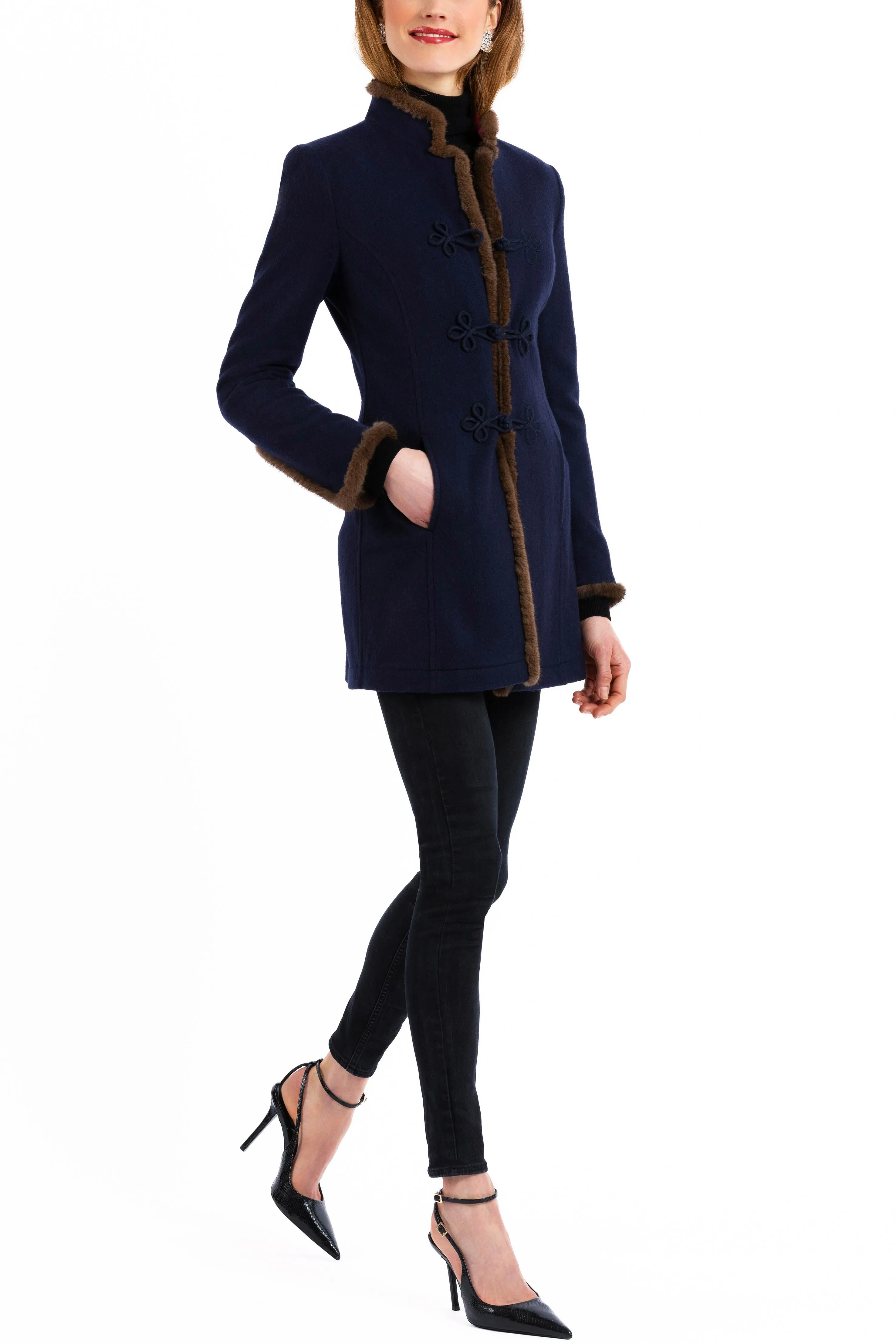 Long blazer from Italian cashmere-knit in navy