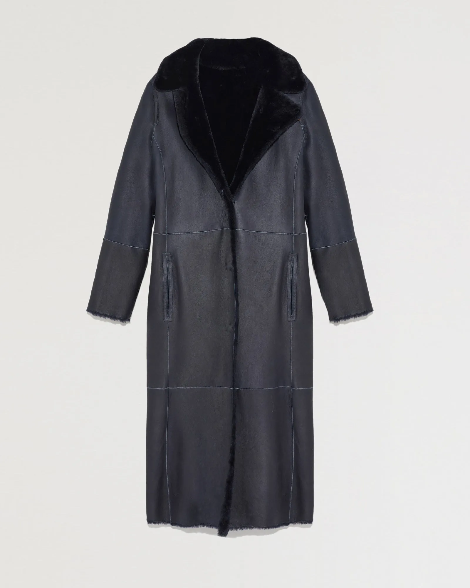 Long reversible coat in lacon lambskin